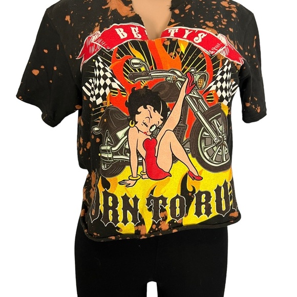 3/$30 🍂 Betty Boop Bettys Biker Born To Rule Motorcycle Cropped T Shirt - Picture 3 of 8